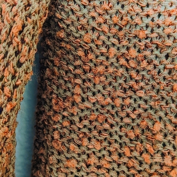 Vintage 90s Coffee Cardigan with Pearlesque-Maroon Flower Buttons - Picture 4 of 5